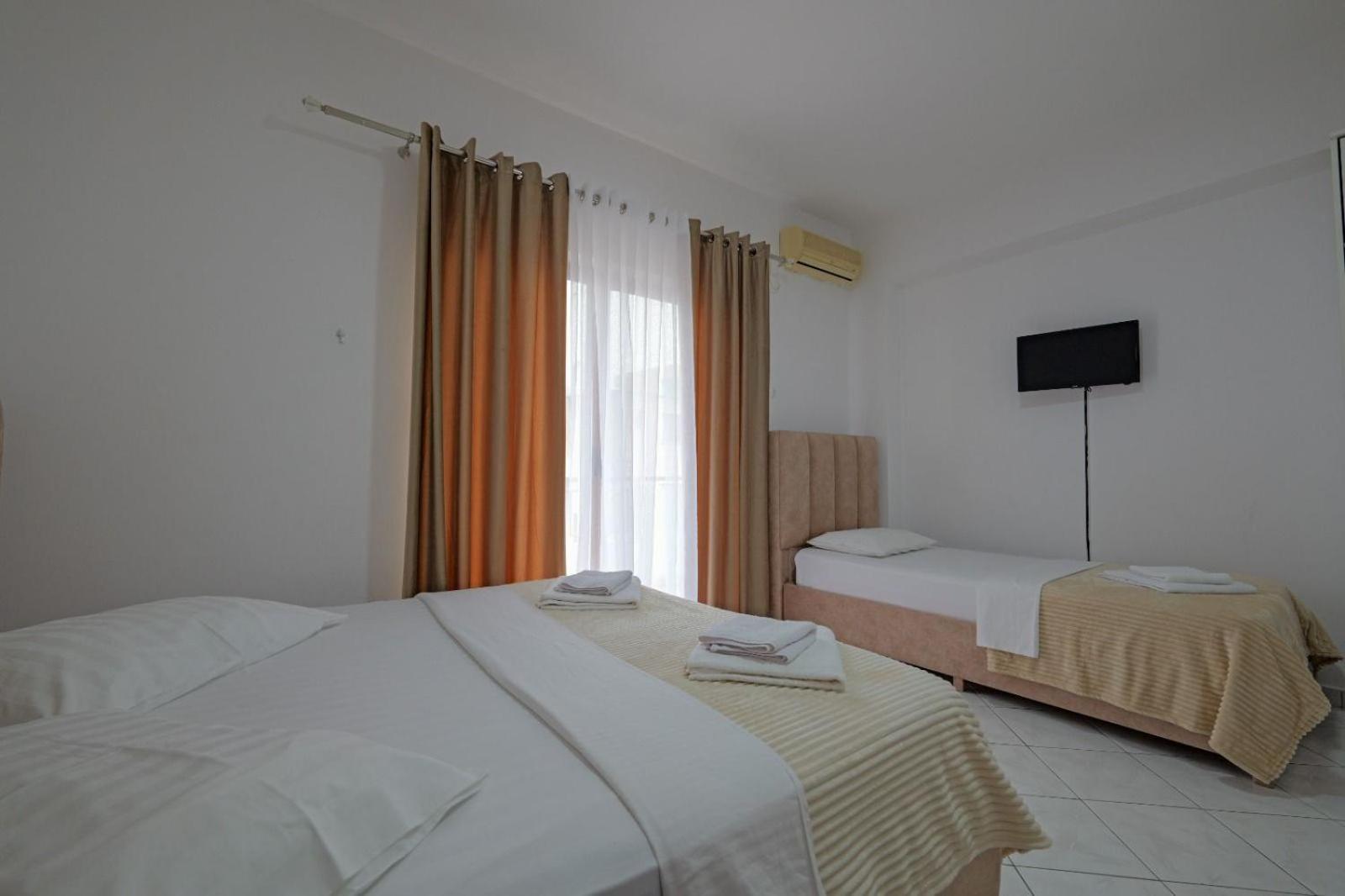 Eden Apartment *