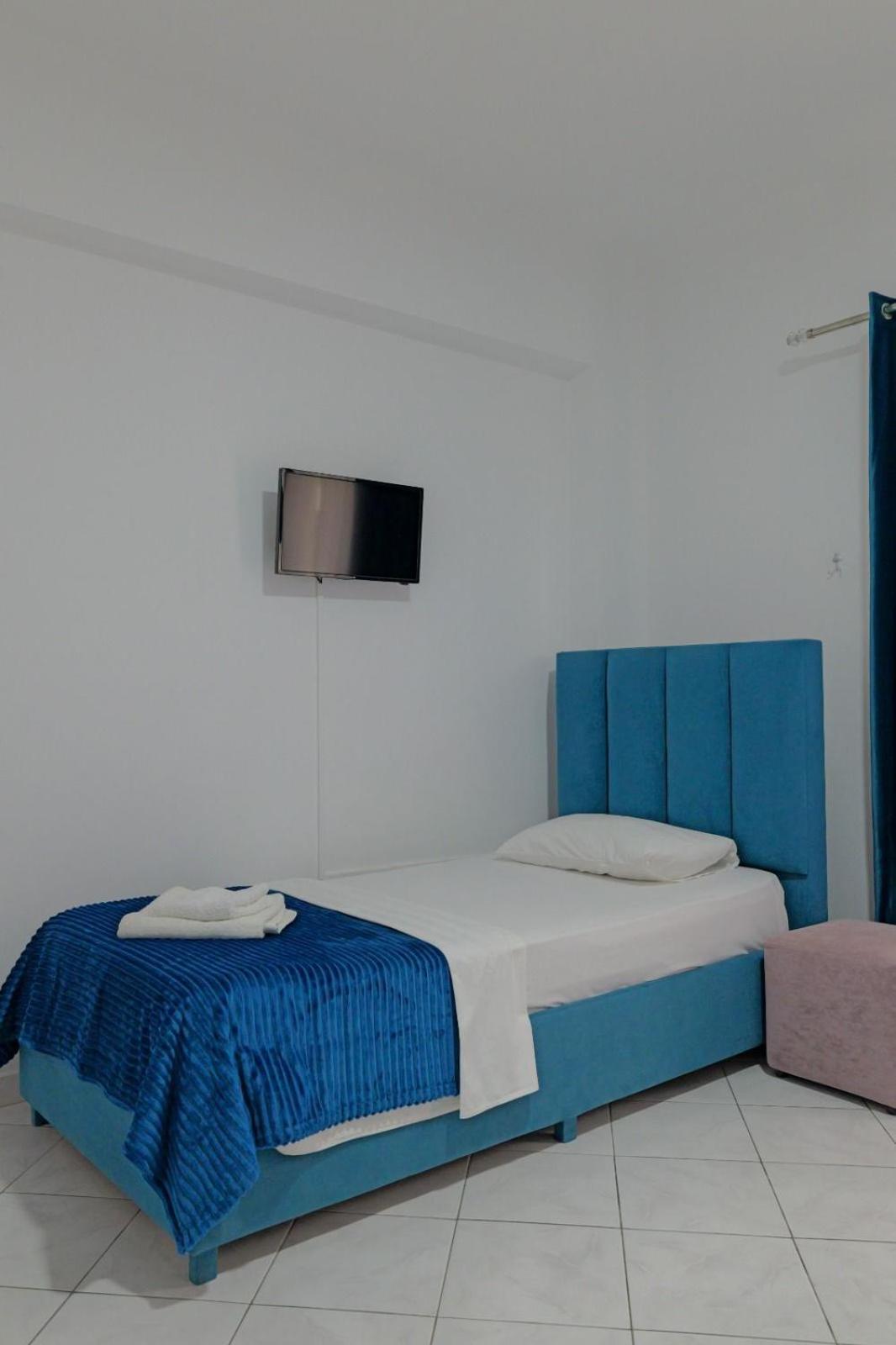 Eden * Sarandë